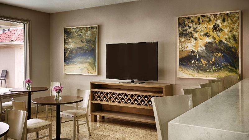 هتل Best Western Plus Downtown Inn & Suites