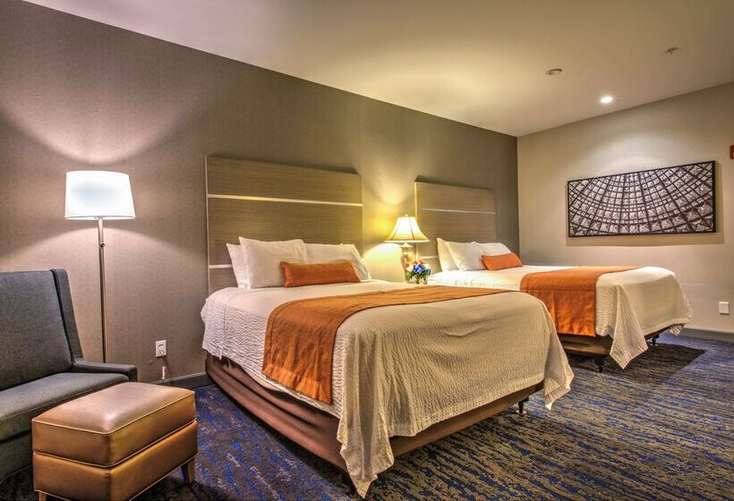 هتل Best Western Plus Media Center Inn & Suites