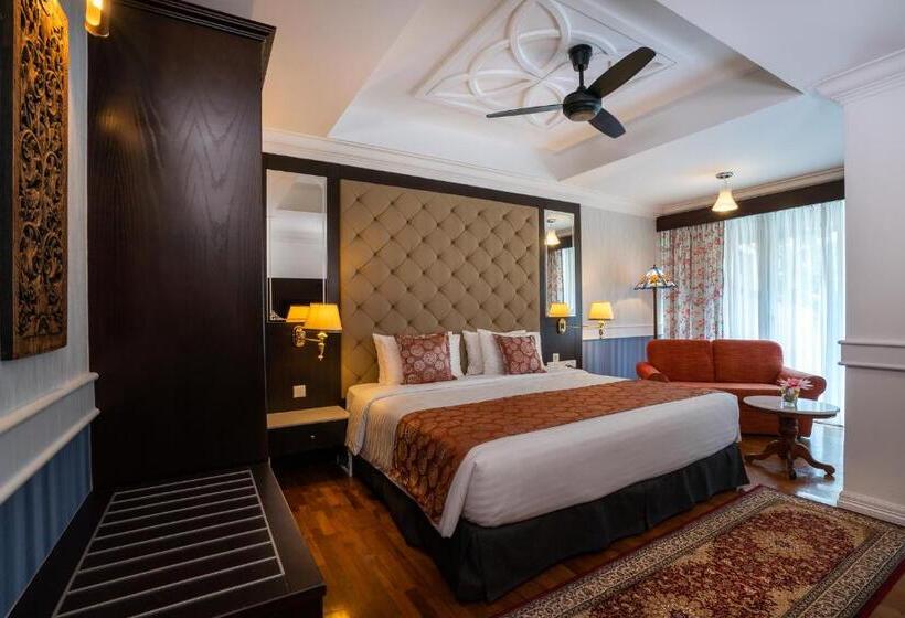 هتل Century Pines Resort