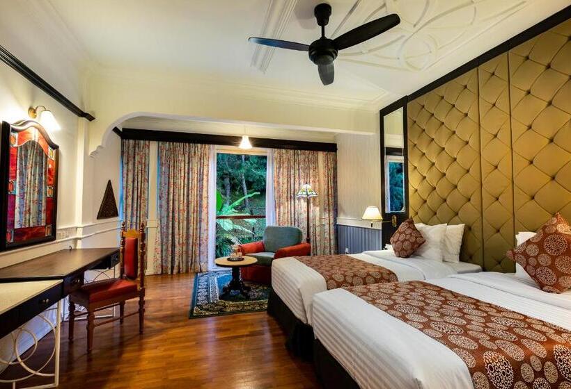 هتل Century Pines Resort