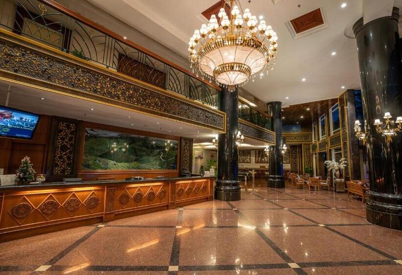 هتل Century Pines Resort
