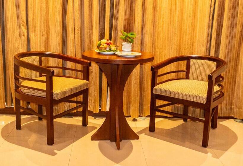 בית מלון כפרי Classic Sarovar Portico Trivandrum