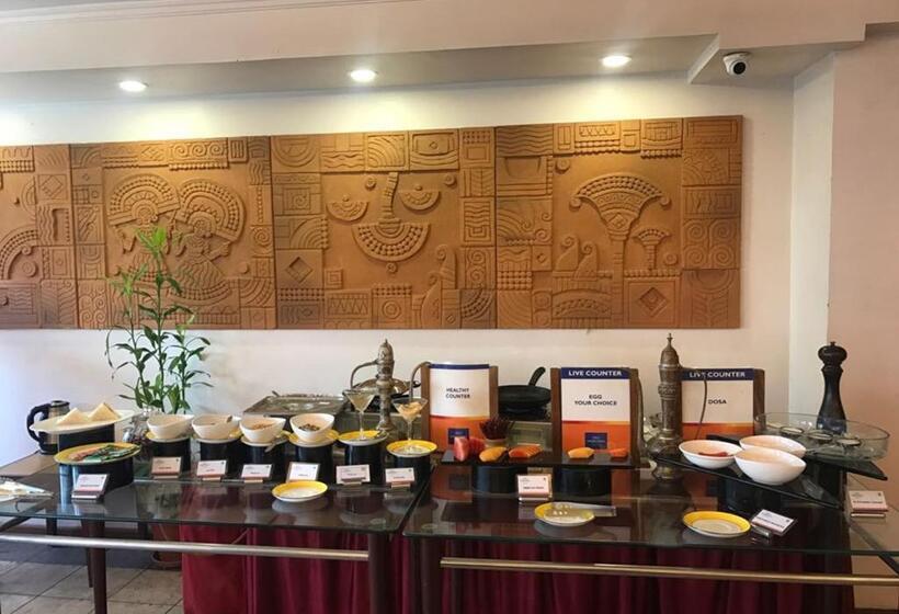 בית מלון כפרי Classic Sarovar Portico Trivandrum