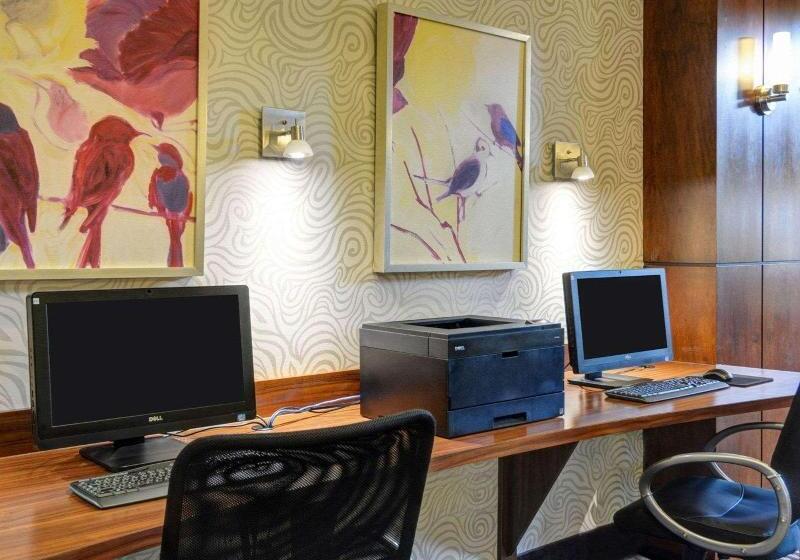 فندق Comfort Suites Little Rock West