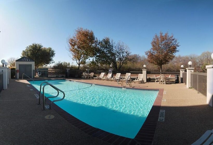 هتل Days Inn By Wyndham Fort Worth North / Fossil Creek