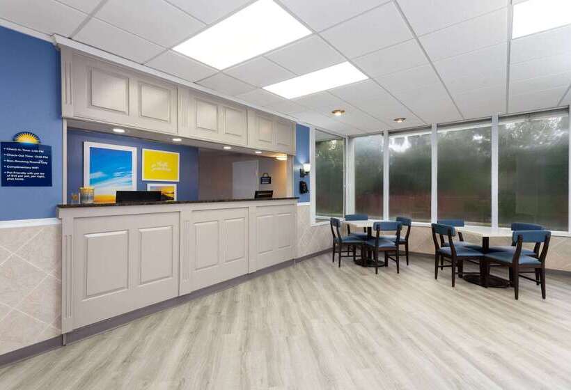 هتل Days Inn By Wyndham Melbourne