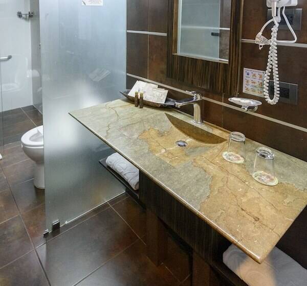 Diez Hotel Categoría Colombia