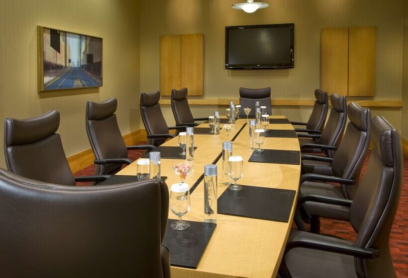 هتل Embassy Suites By Hilton Houston Energy Corridor