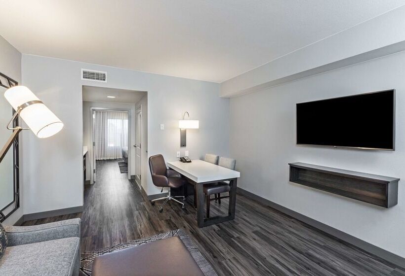 هتل Embassy Suites By Hilton Houston Energy Corridor