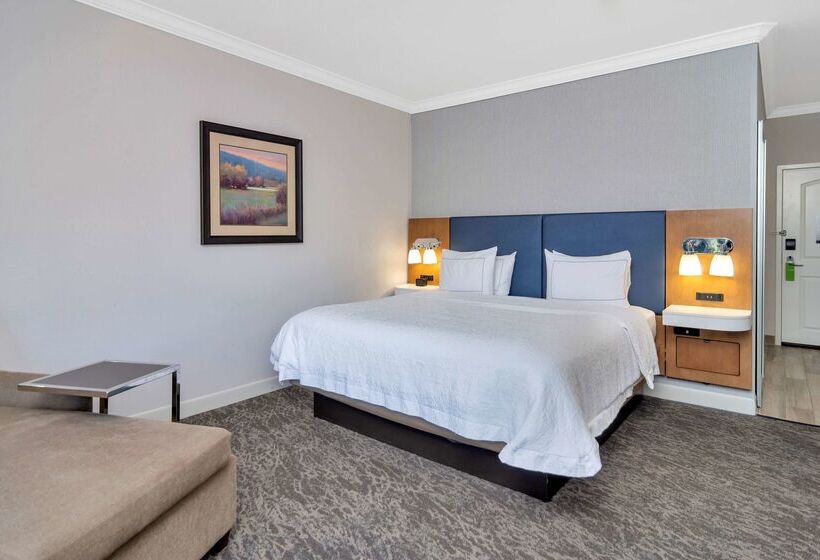 هتل Hampton Inn & Suites Fort Worth Fossil Creek