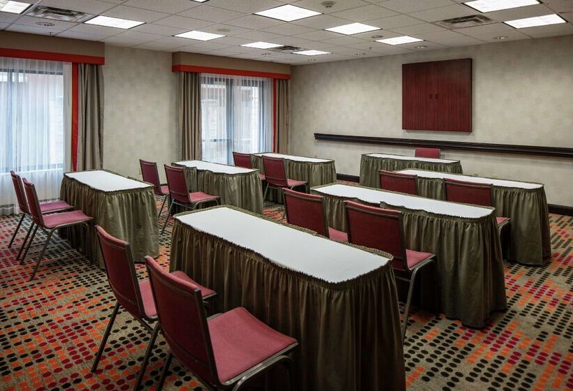 هتل Hampton Inn & Suites Austin Cedar Parklakeline