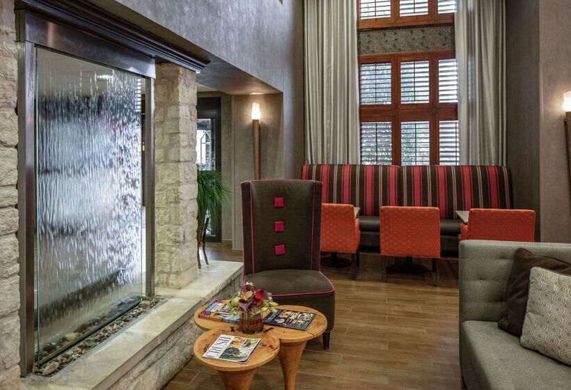 هتل Hampton Inn & Suites Austin Cedar Parklakeline