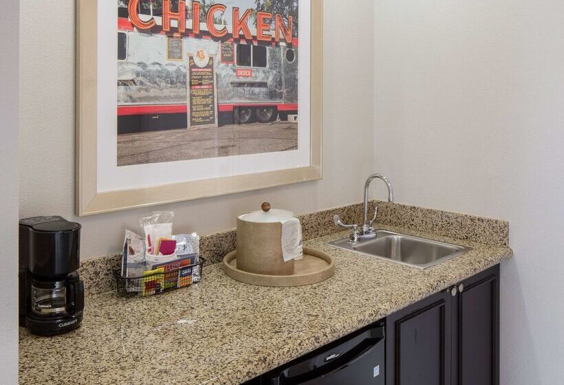 هتل Hampton Inn & Suites Austin Cedar Parklakeline