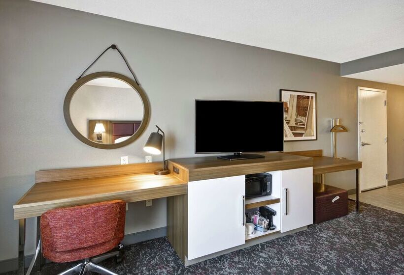 هتل Hampton Inn & Suites Columbuseaston Area