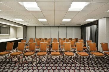 هتل Hampton Inn & Suites Columbuseaston Area