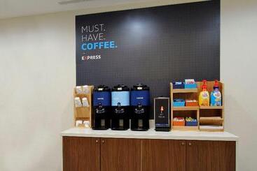Holiday Inn Express Hotel & Suites Fort Worth Downtown, An Ihg