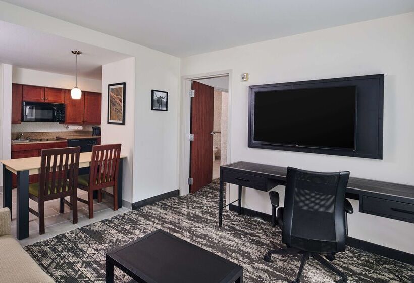 هتل Homewood Suites By Hilton Anchorage  Ak