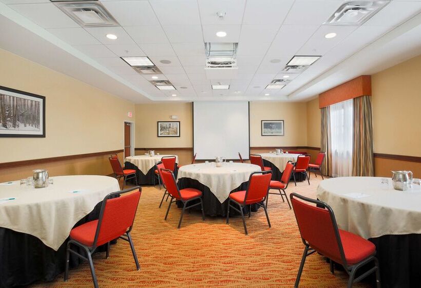 هتل Homewood Suites By Hilton Anchorage