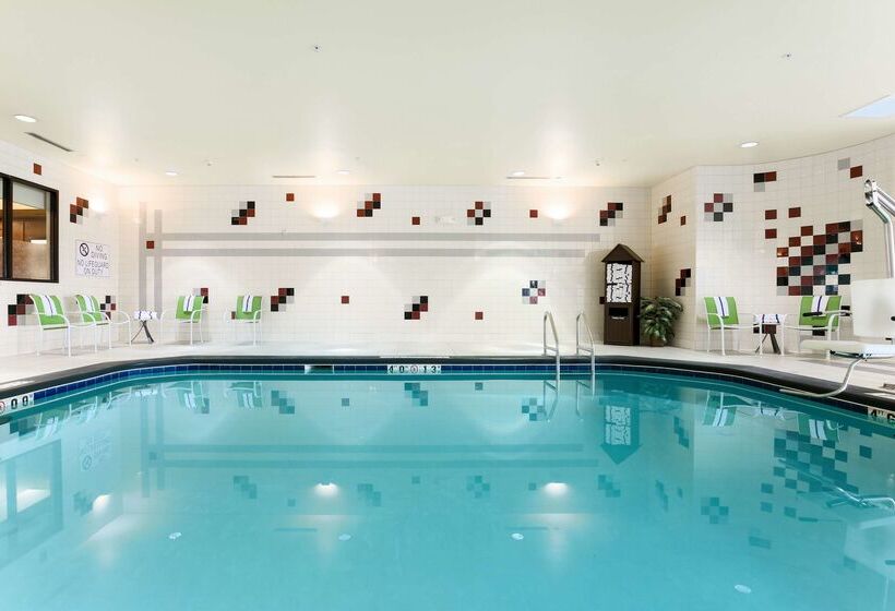 هتل Homewood Suites By Hilton Anchorage