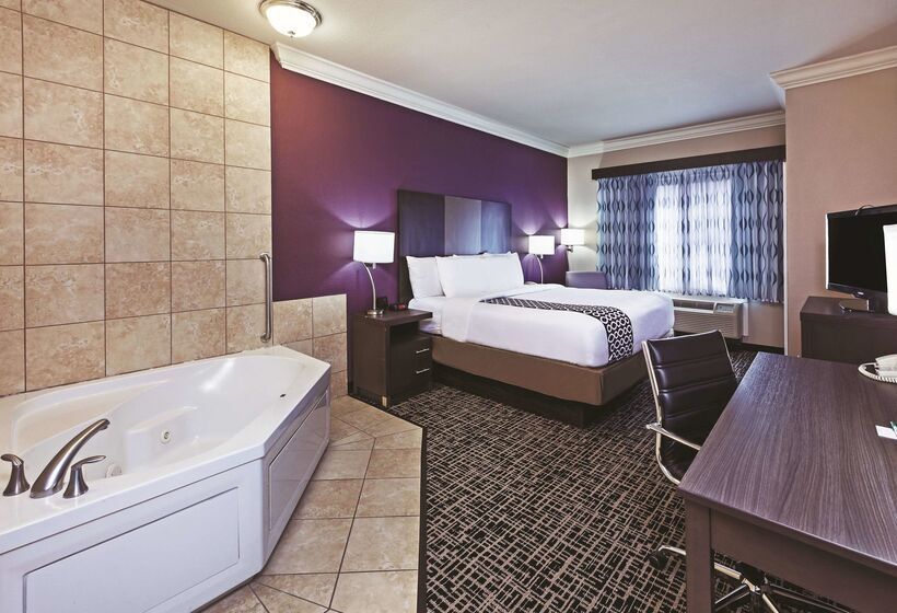 هتل La Quinta Inn & Suites By Wyndham Corpus Christin Padre Isl