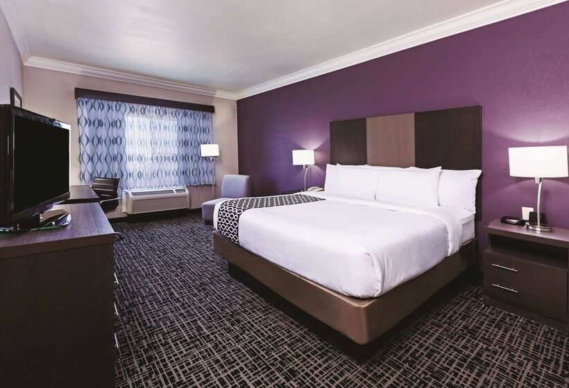 هتل La Quinta Inn & Suites By Wyndham Corpus Christin Padre Isl