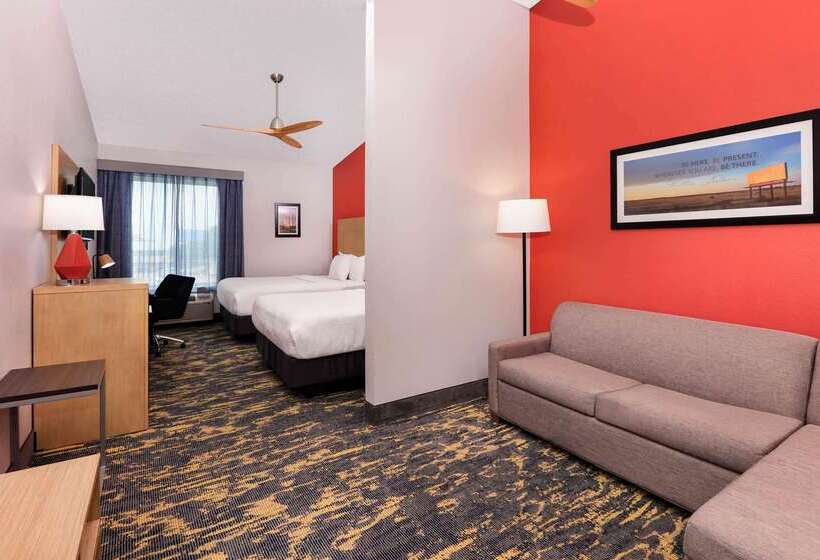 هتل La Quinta By Wyndham Dallas   Las Colinas