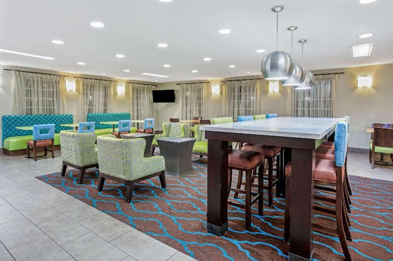 Hotel La Quinta Inn & Suites By Wyndham Dallas  Las Colinas