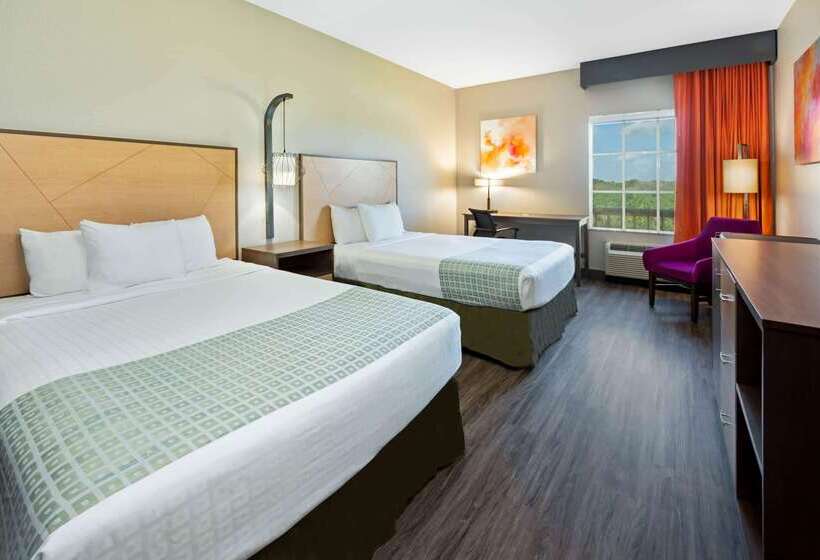 בית מלון כפרי La Quinta Inn & Suites By Wyndham Ft. Pierce