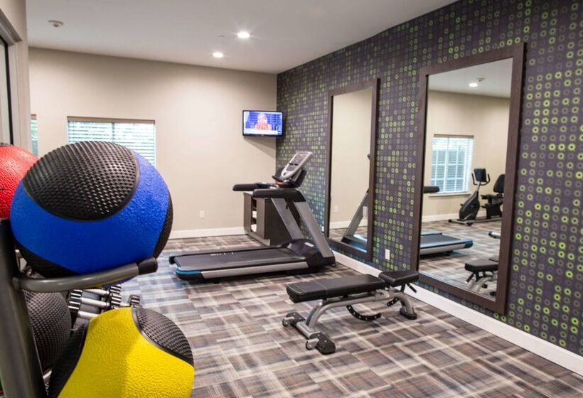 هتل La Quinta By Wyndham Houston East At Normandy