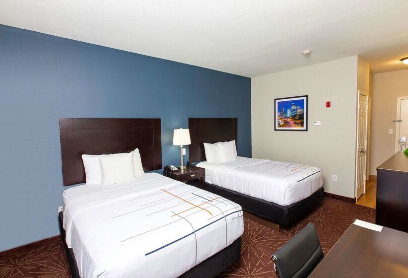 هتل La Quinta By Wyndham Houston East At Normandy