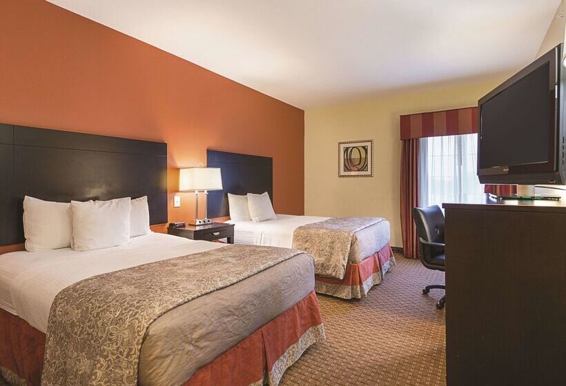 هتل La Quinta By Wyndham Houston East At Normandy