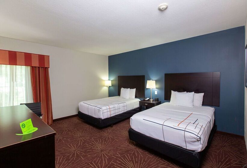 هتل La Quinta By Wyndham Houston East At Normandy