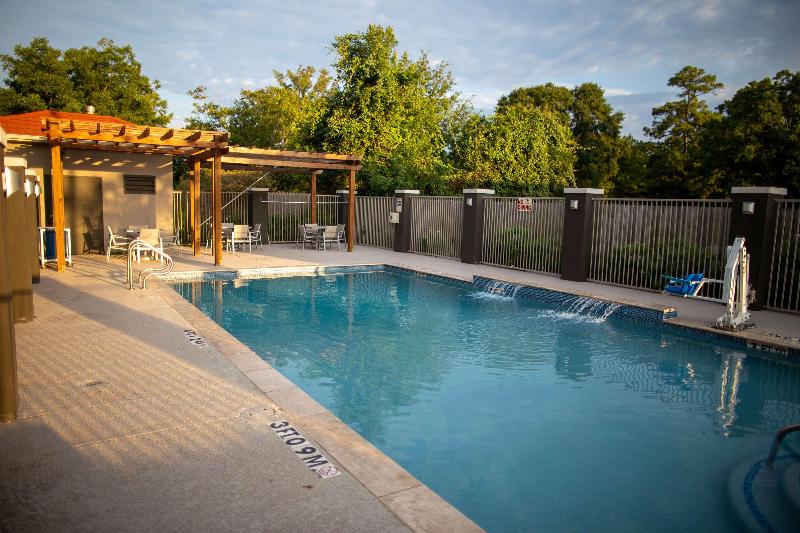 هتل La Quinta By Wyndham Houston East At Normandy