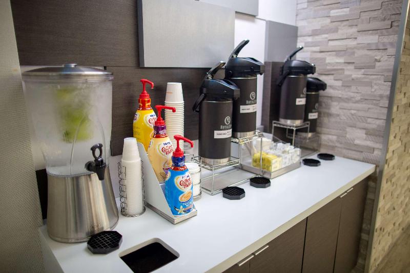 هتل La Quinta By Wyndham Houston East At Normandy