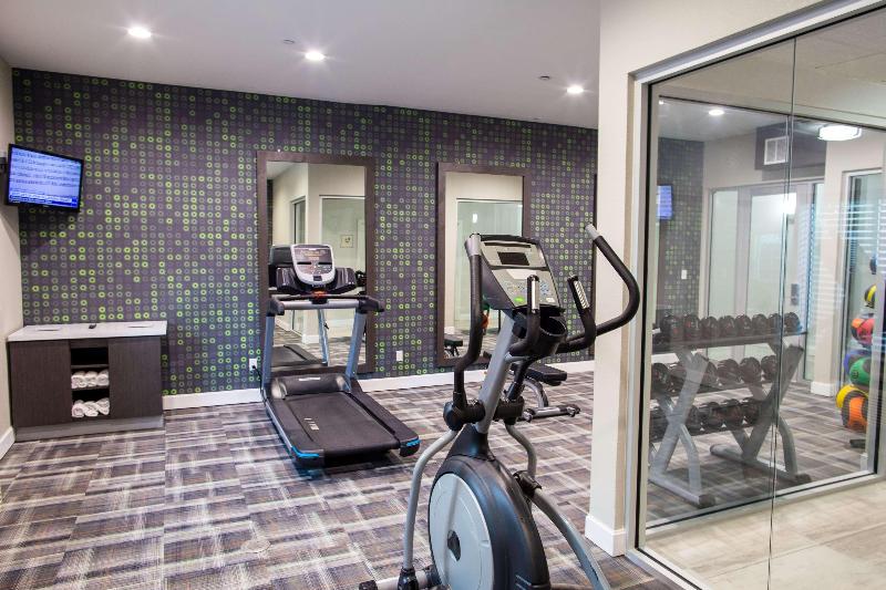 هتل La Quinta By Wyndham Houston East At Normandy