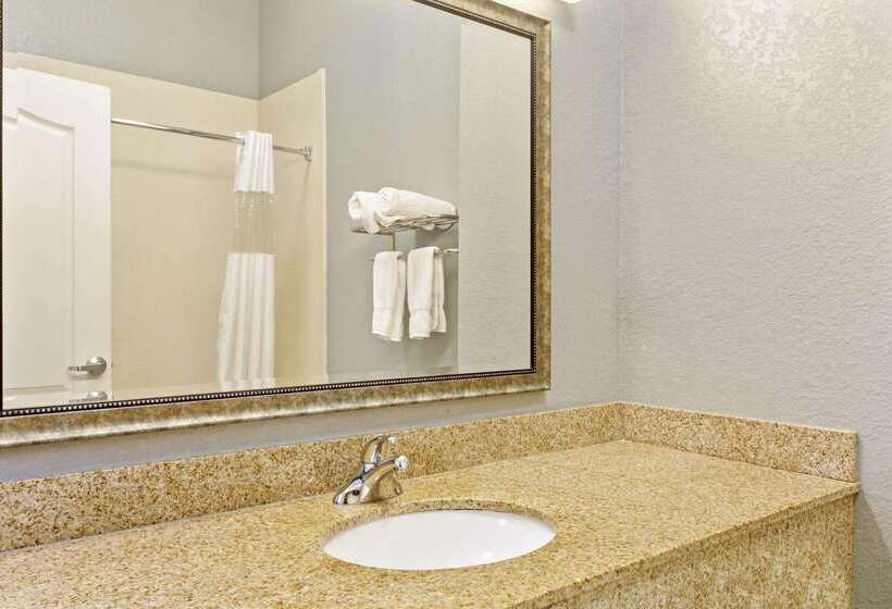 هتل La Quinta By Wyndham Mobile   Tillman S Corner