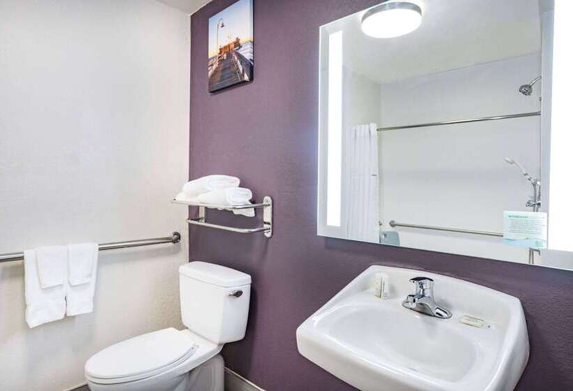 هتل La Quinta Inn & Suites By Wyndham Norfolk