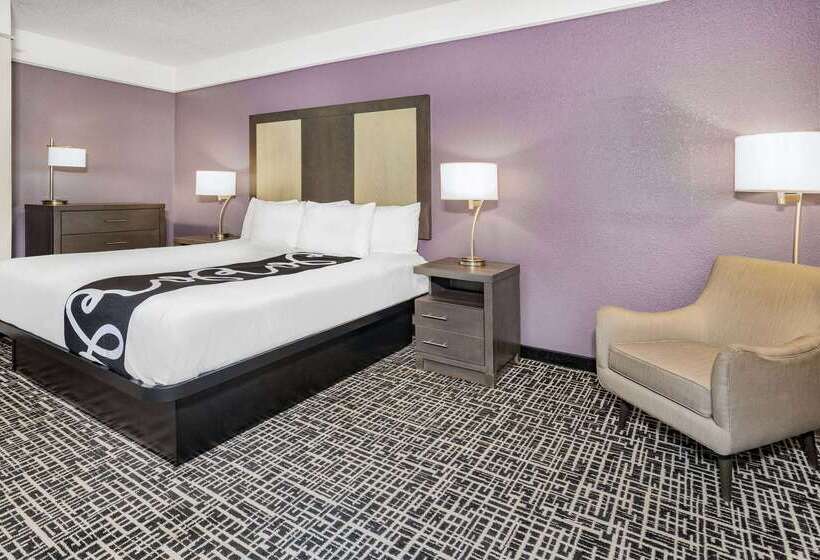 هتل La Quinta Inn & Suites By Wyndham Norfolk