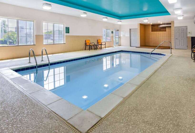 هتل La Quinta Inn & Suites By Wyndham Norfolk