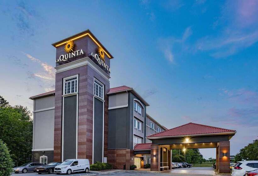 هتل La Quinta Inn & Suites By Wyndham Norfolk