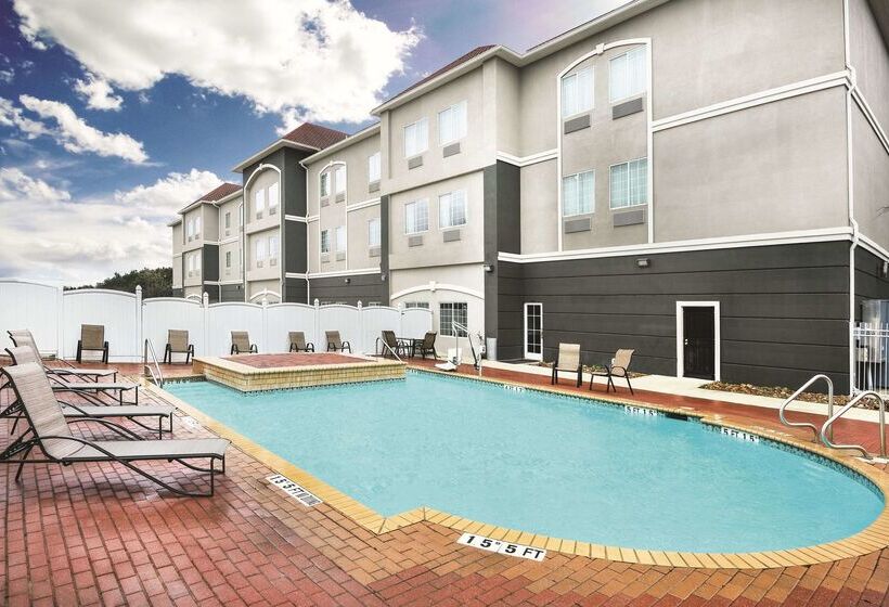 هتل Spark By Hilton San Antonio Dominion