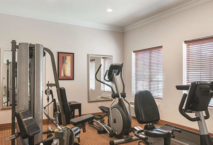 בית מלון כפרי La Quinta Inn & Suites By Wyndham Slidell   North Shore Area
