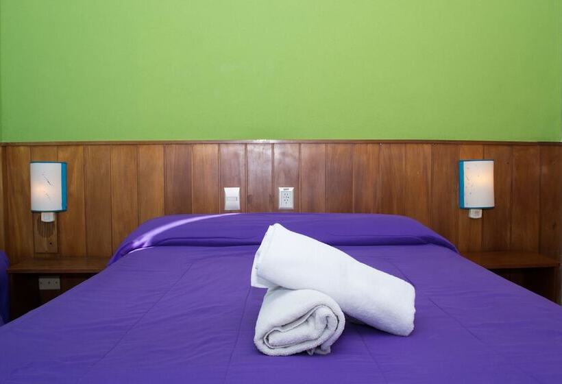 هتل Marcopolo Inn Hostel Bariloche