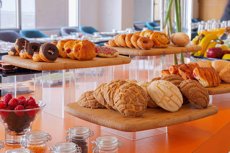 Отель NH Queretaro