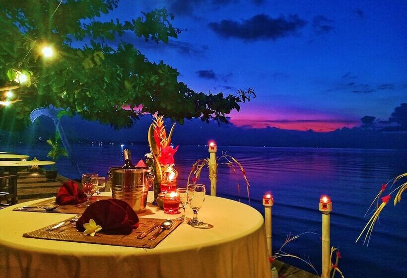 호텔 Nugraha Lovina Seaview Resort & Spa