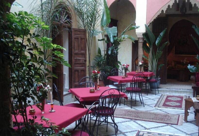هتل Riad Marlinea