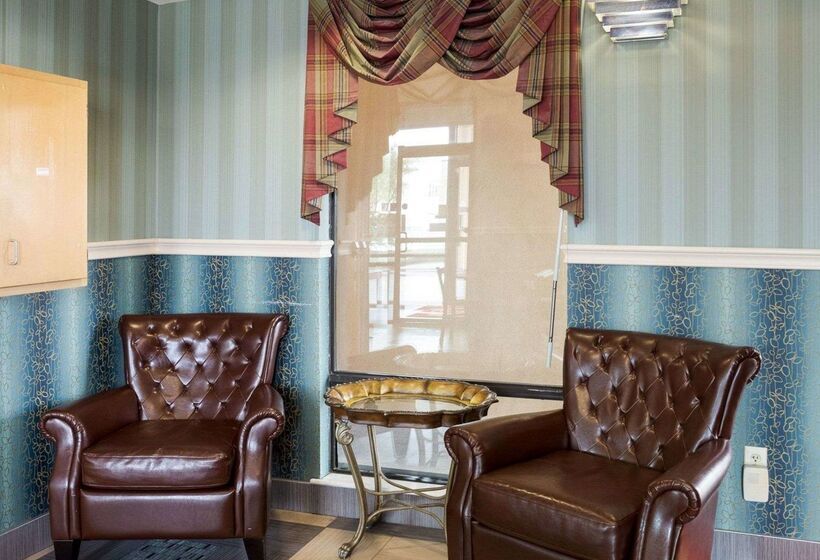 호텔 Rodeway Inn & Suites