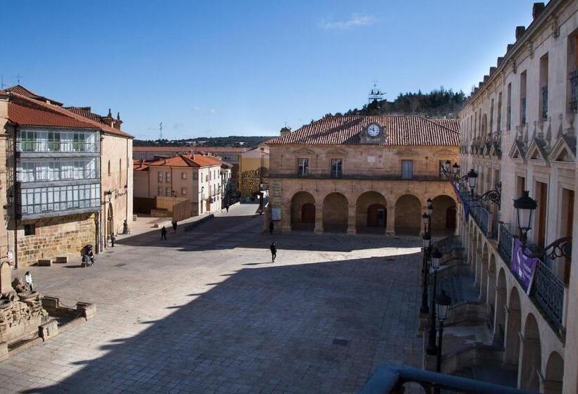 هتل Soria Plaza Mayor