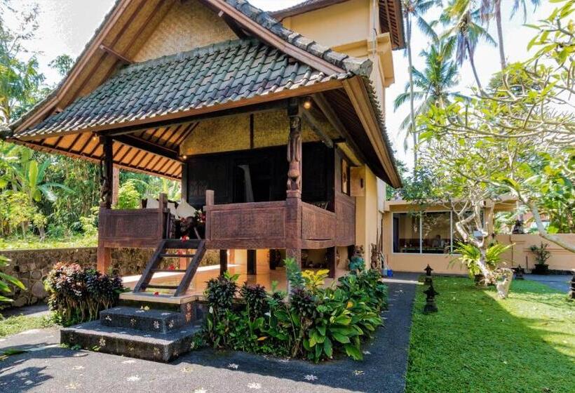 هتل Tanah Merah Art Resort