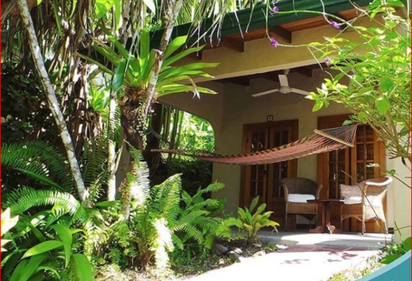 هتل The Falls Resort At Manuel Antonio  Bed And Breakfast